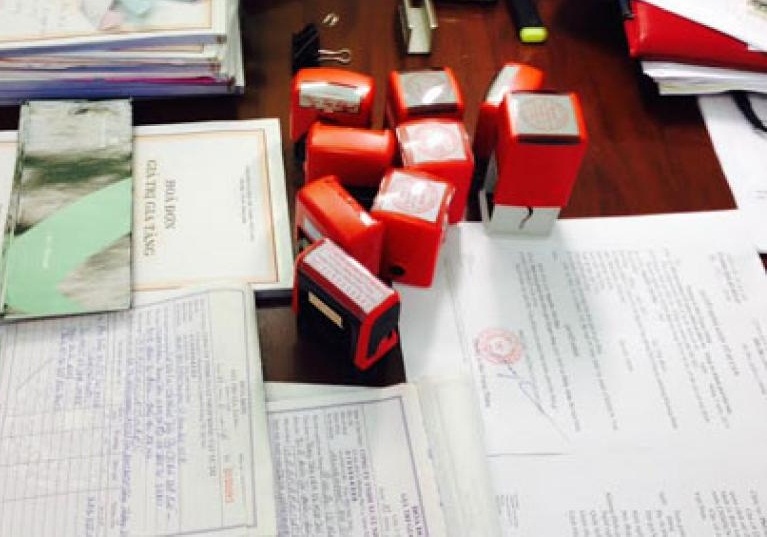 ngan-chan-viec-mua-ban-hoa-don